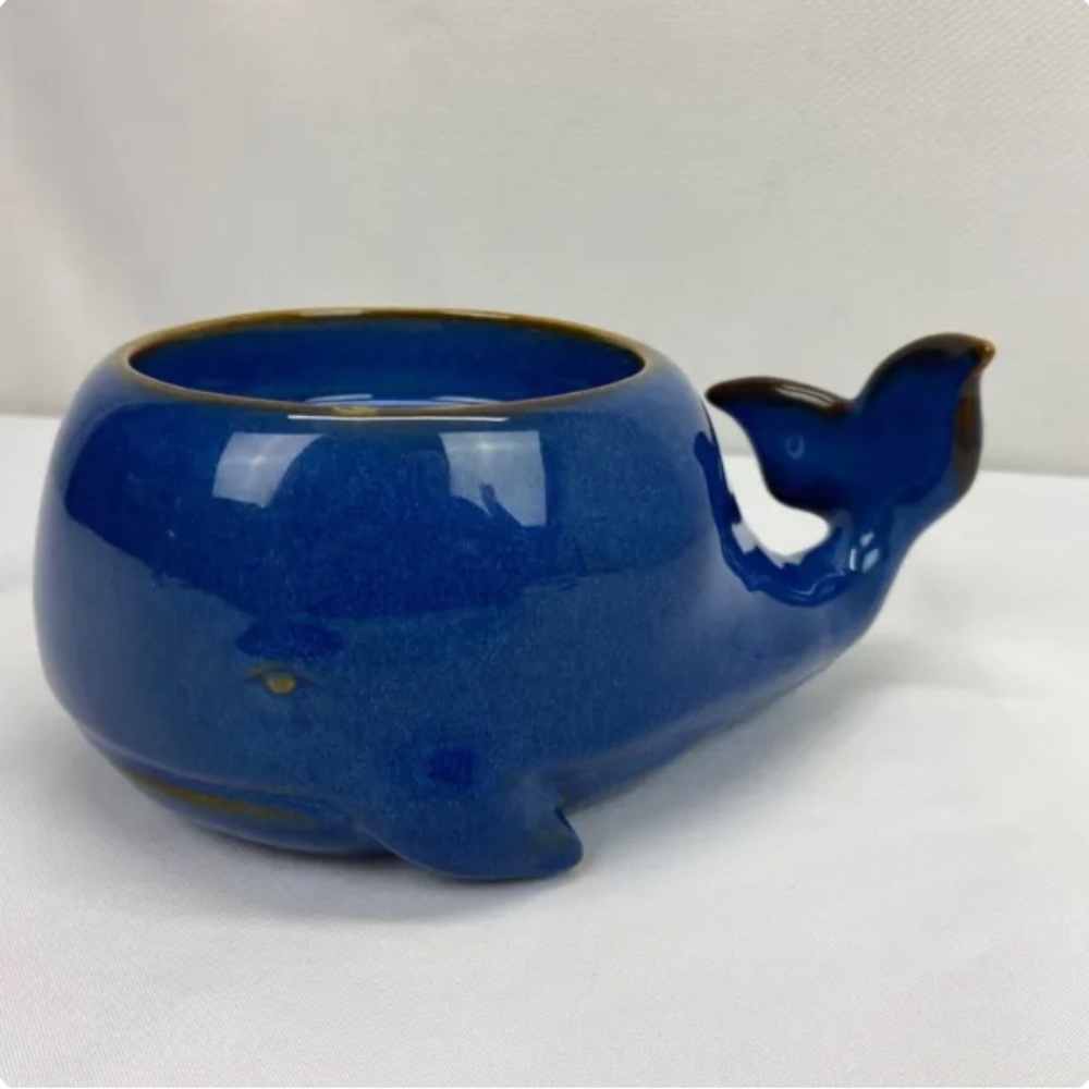 Bath and body works whale candle holder - Picture 2 of 3